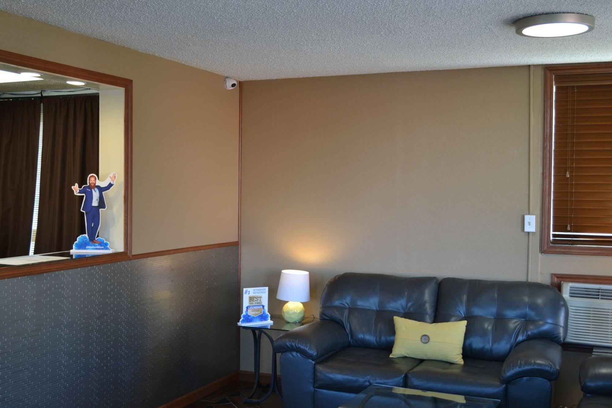 Days Inn Spokane Eksteriør bilde